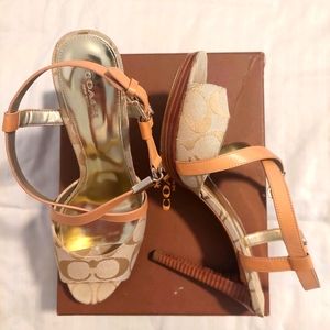 Coach Wendelle Vegan Leather, Ivory/Khaki/Natural Heels, 9.5, 4-1/2" heel